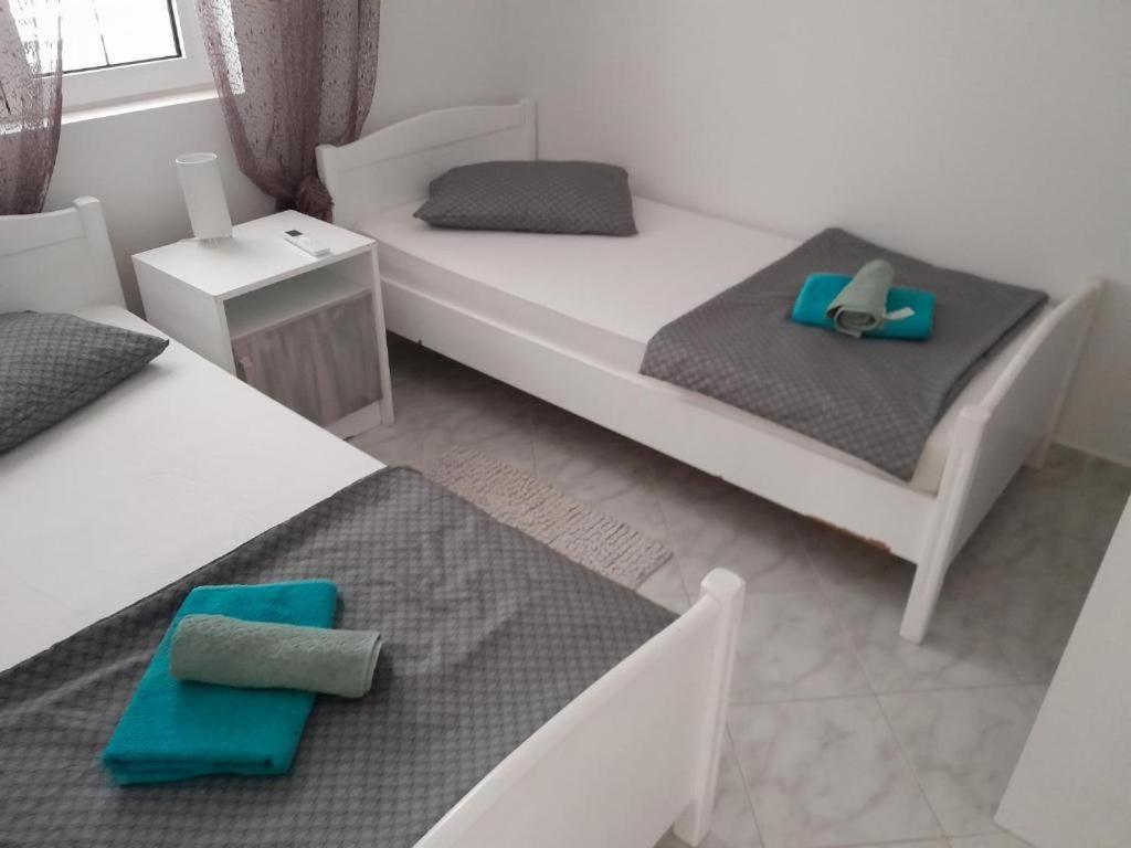 Apartmani Ira Vir Rum bild