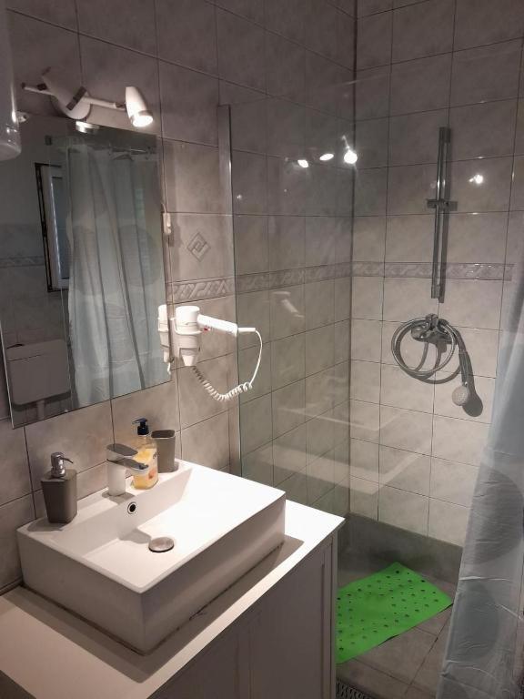 Apartmani Ira Vir Rum bild