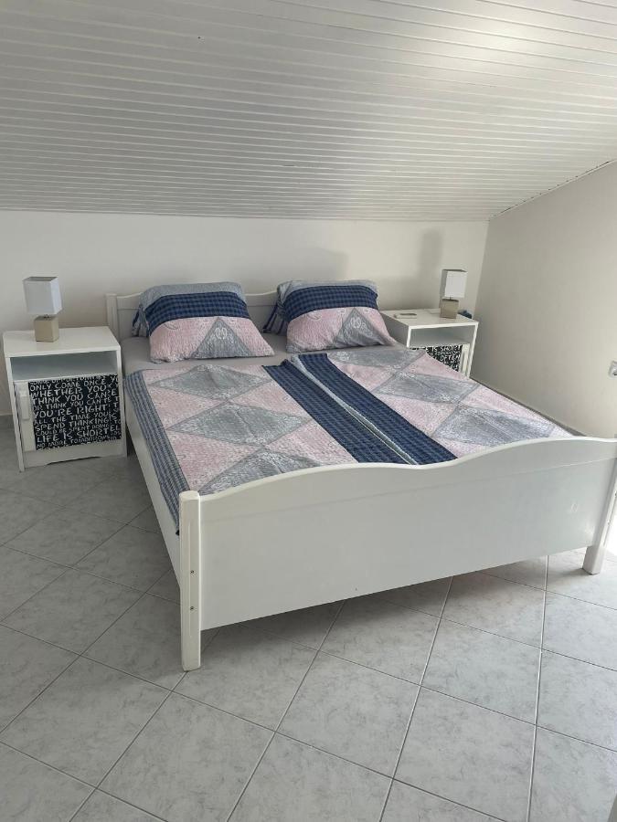 Apartmani Ira Vir Exteriör bild
