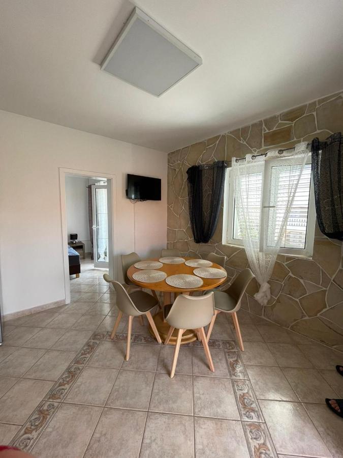 Apartmani Ira Vir Exteriör bild