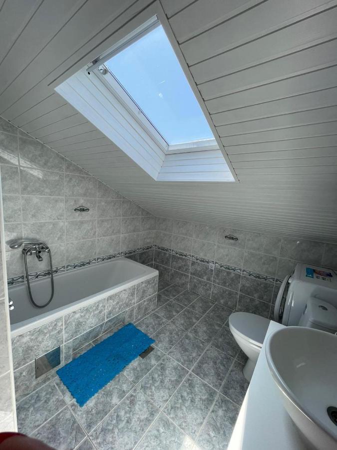 Apartmani Ira Vir Exteriör bild