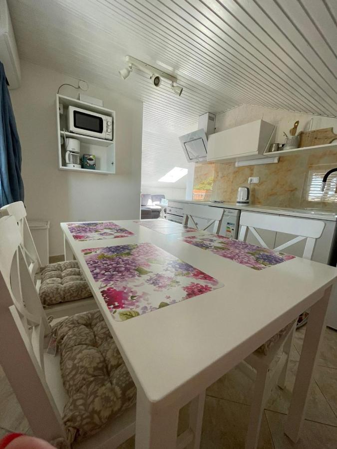 Apartmani Ira Vir Exteriör bild