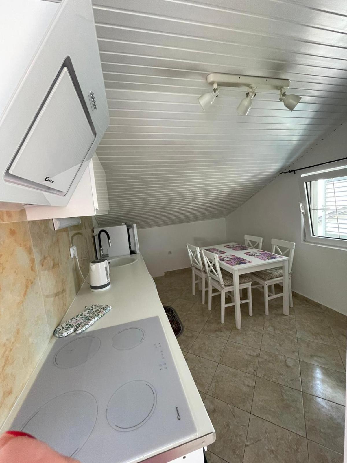 Apartmani Ira Vir Rum bild