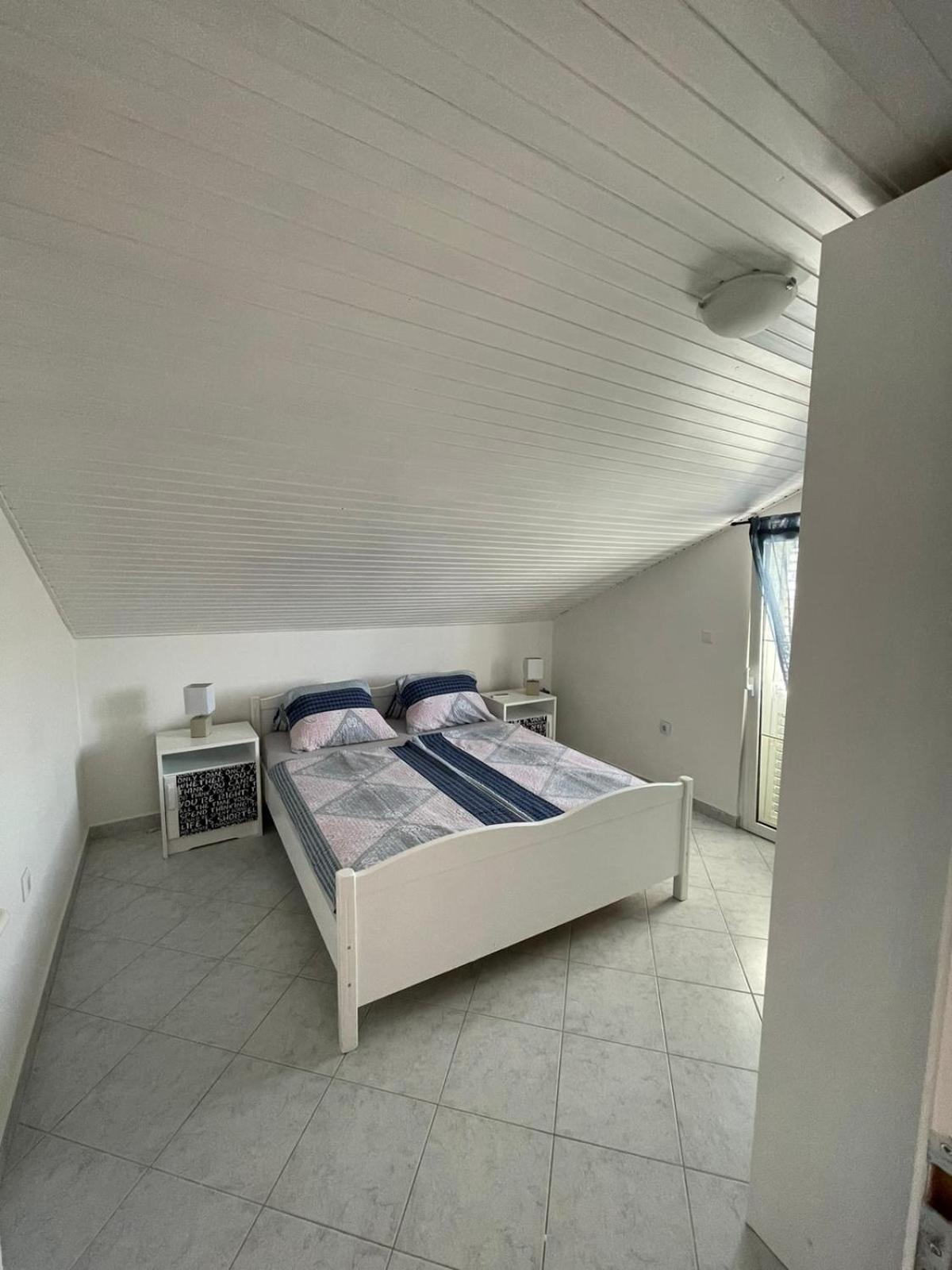 Apartmani Ira Vir Rum bild