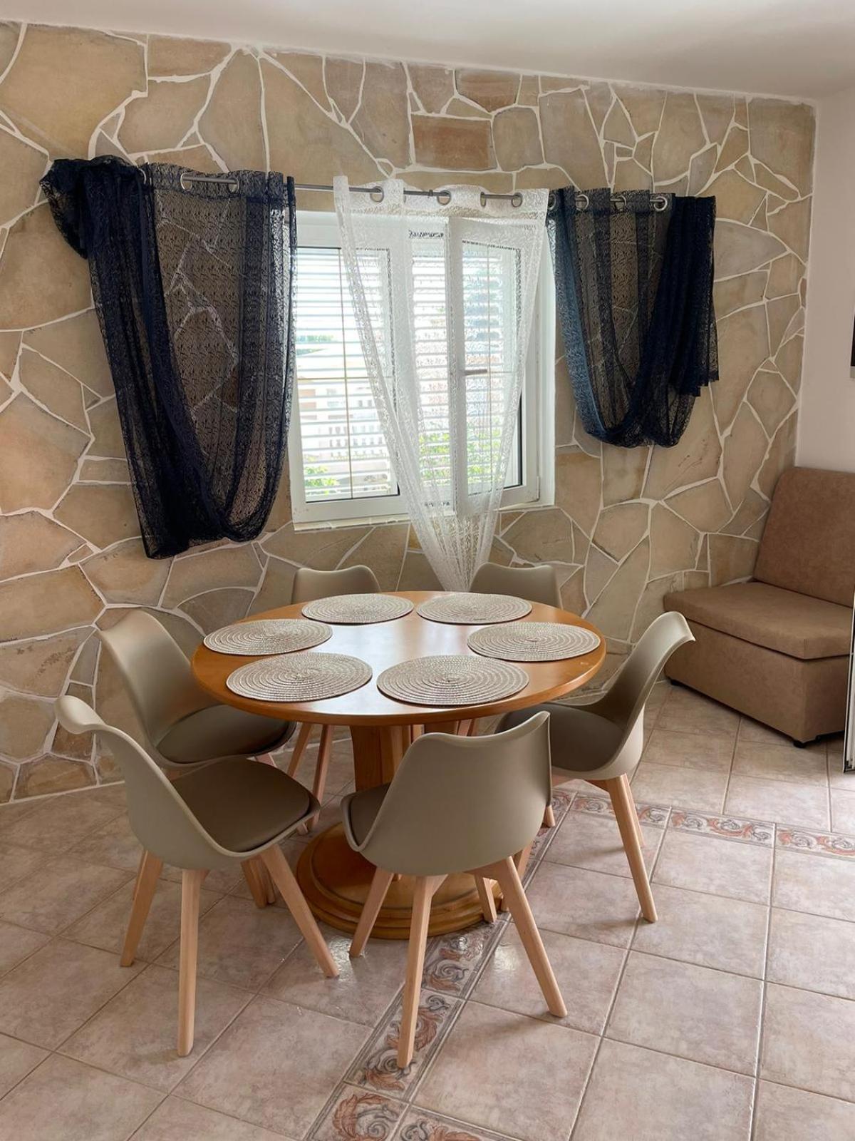 Apartmani Ira Vir Rum bild